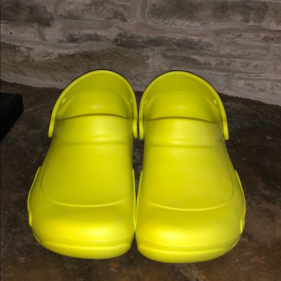 lined crocs without holes